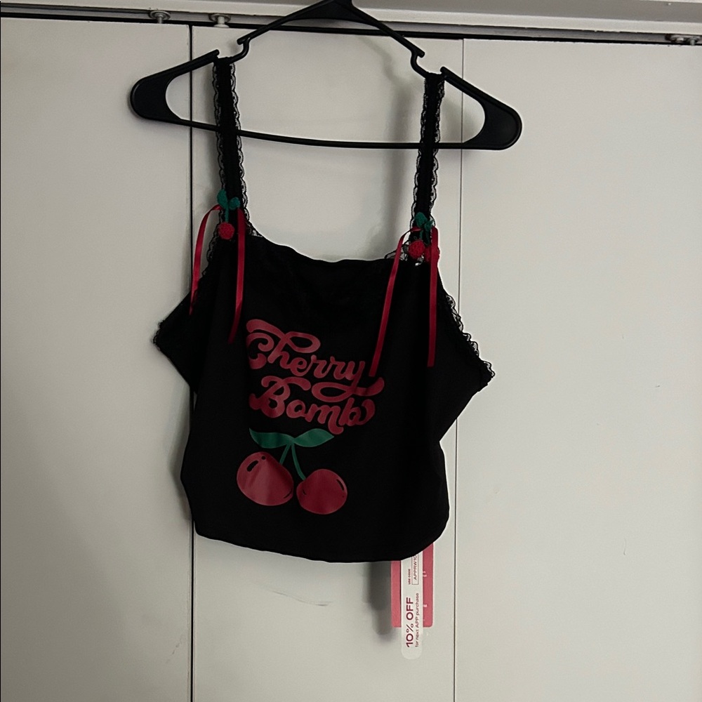 ROMWE Black Cherry Bomb Crop Top